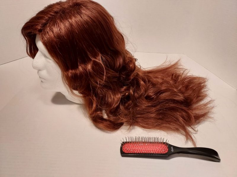 How to brush synthetic wig with wire brush